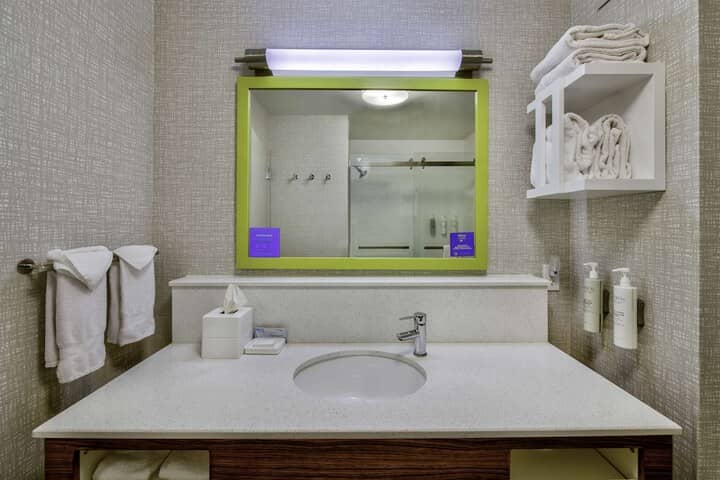 Bathroom shower